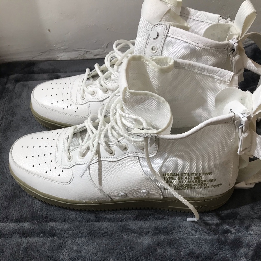 Nike AF1 Mid Goddess of Victory